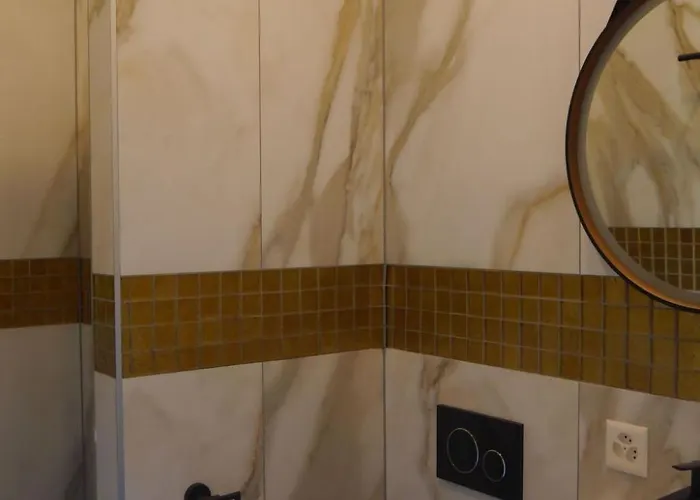 Empire By Interhome Daire *